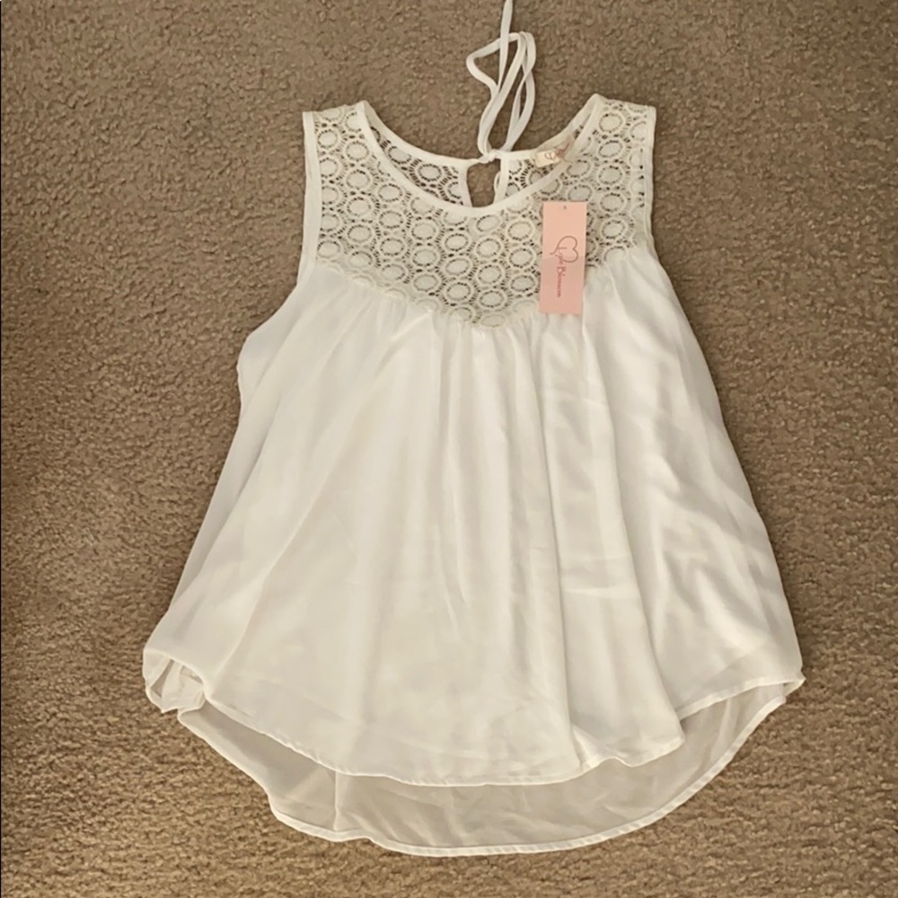 NWT Love Blossom sleeveless blouse